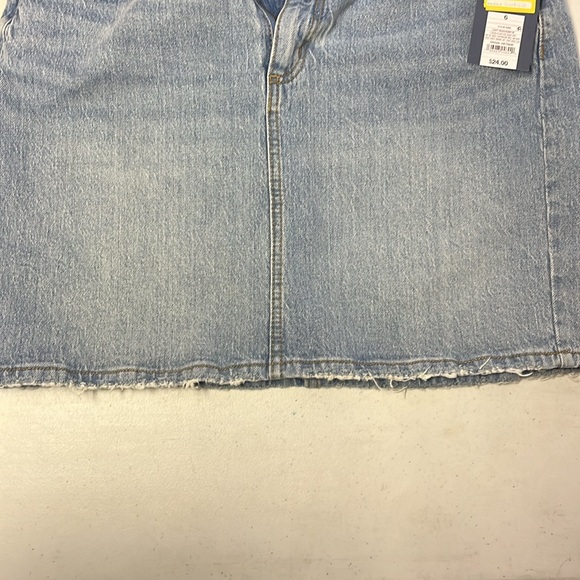 New! Women's High-Rise Denim Mini Skirt - Universal Thread -Light Wash -6 - Picture 8 of 8